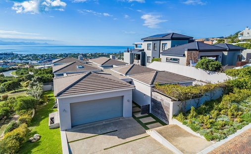 House in Plettenberg Bay, Western Cape, South Africa 1