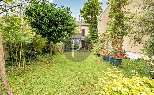 House in Plateau, Gentilly, France 1