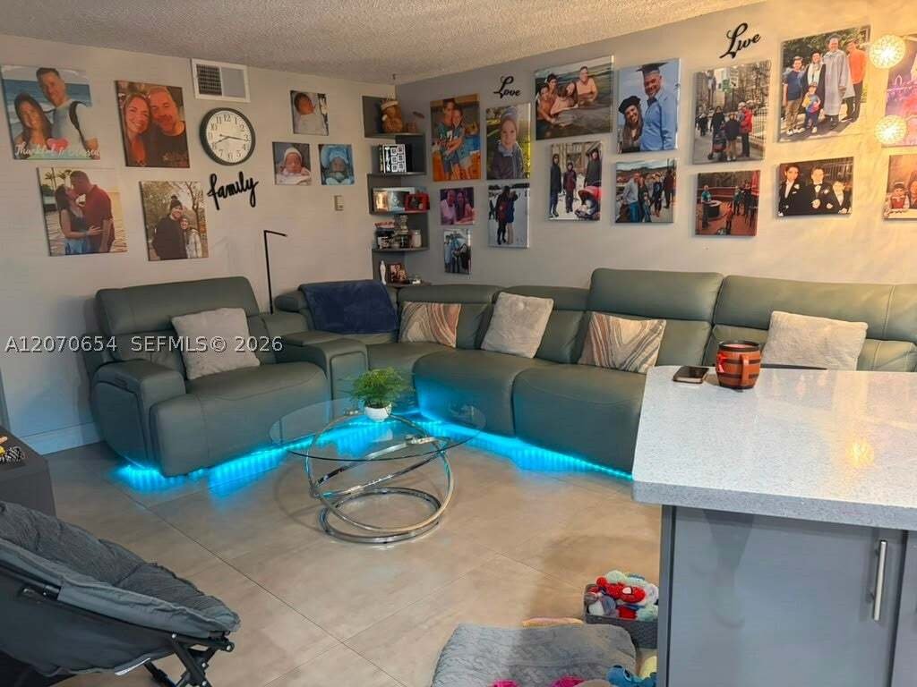 House in Miami, Florida, United States 5 - 18682435