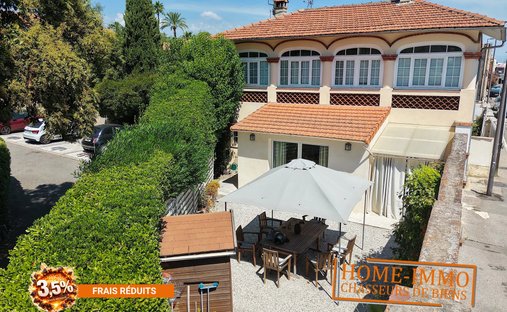 Townhouse in Ponteil, Antibes, France 1
