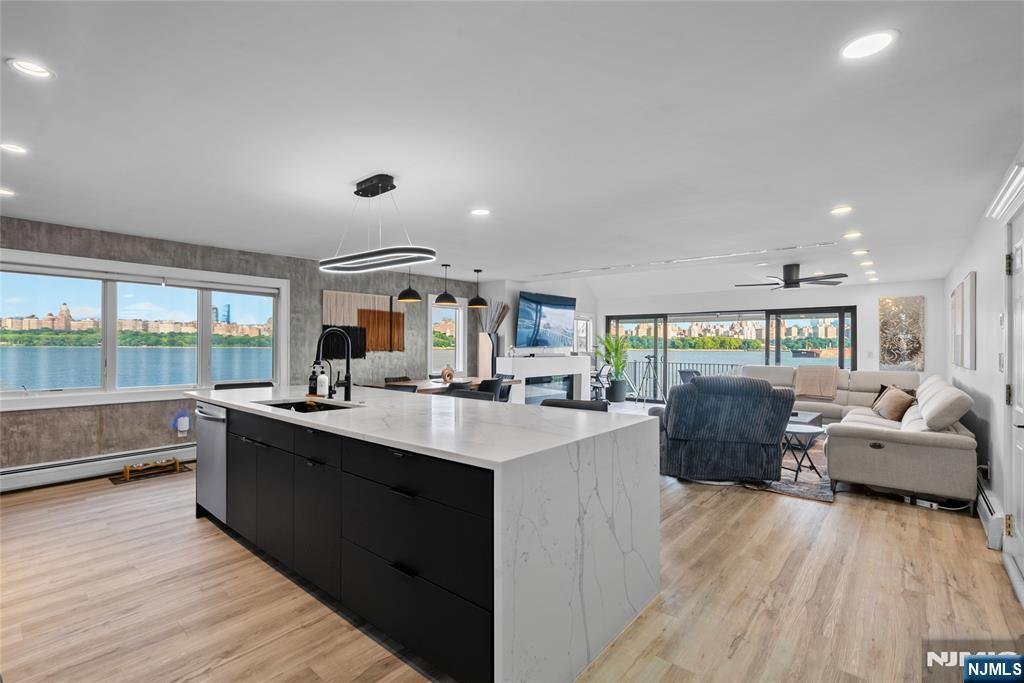 Condo in North Bergen, New Jersey, United States 2 - 18682602