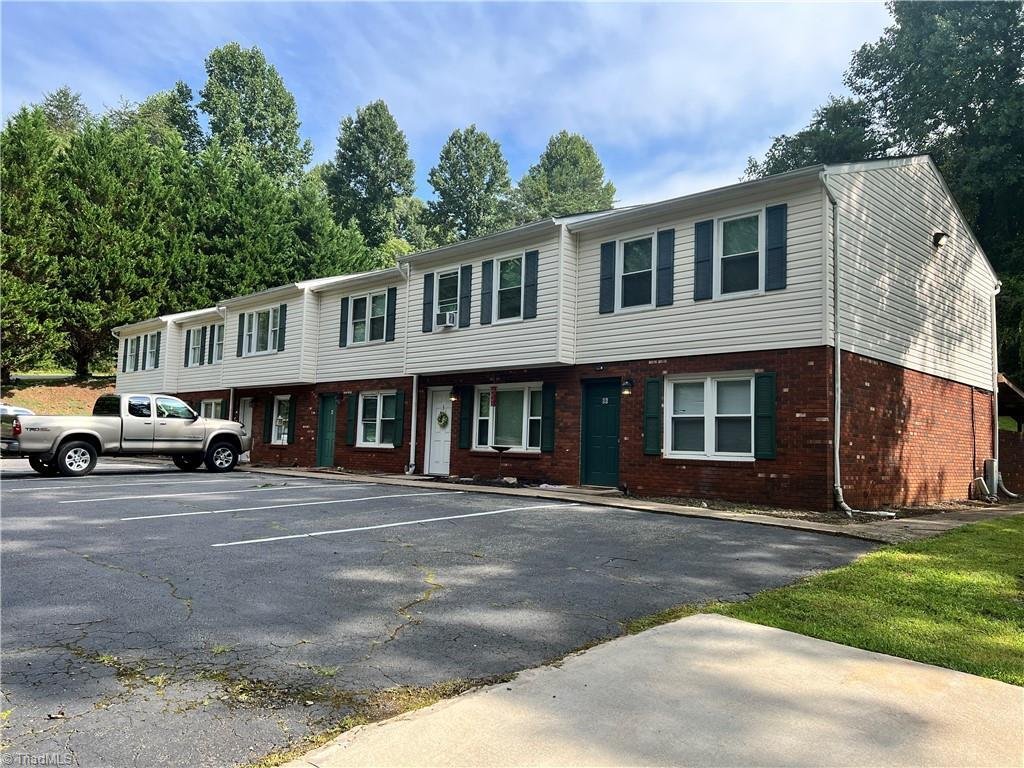 Condo in Elkin, North Carolina, United States 1 - 18680300