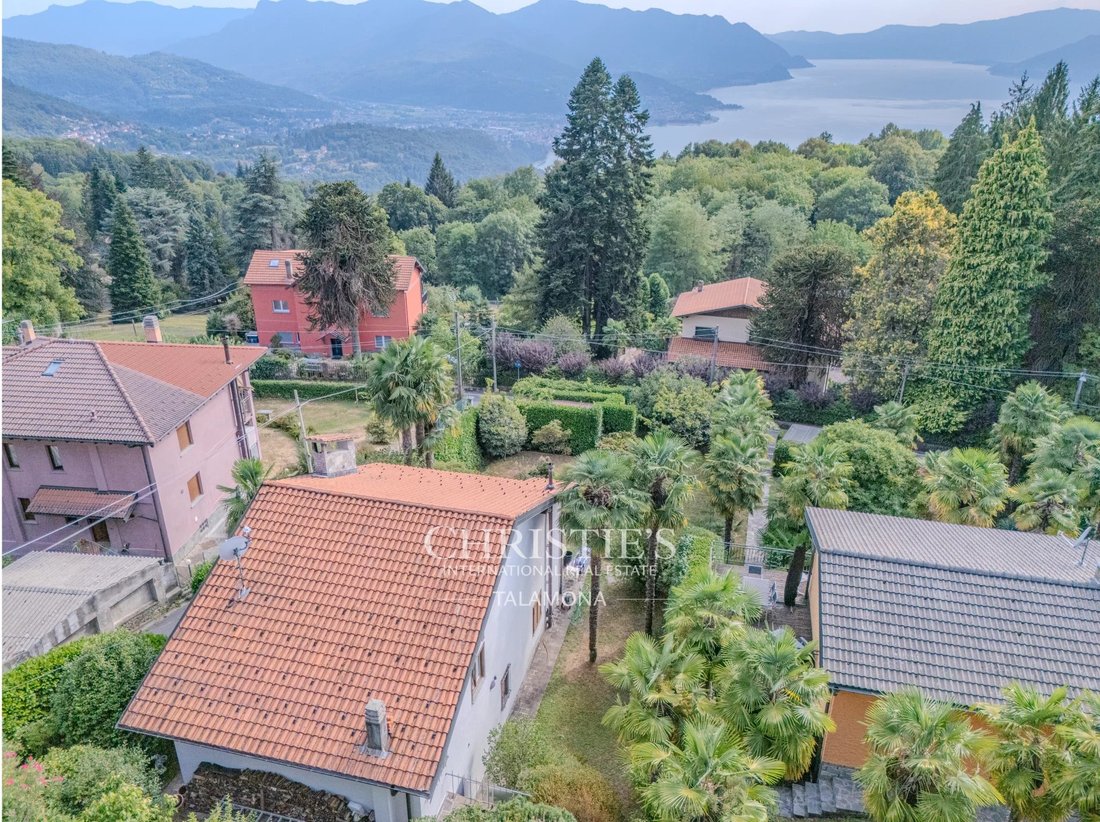Villa in Agra, Lombardy, Italy 4 - 18681296