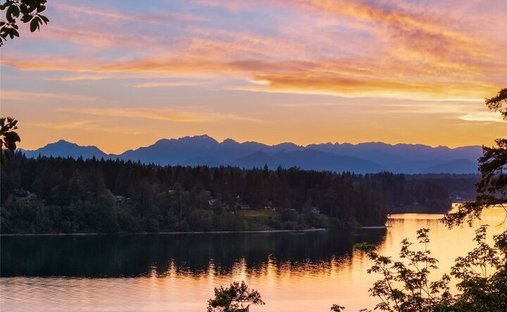 House in Bainbridge Island, Washington, United States 1