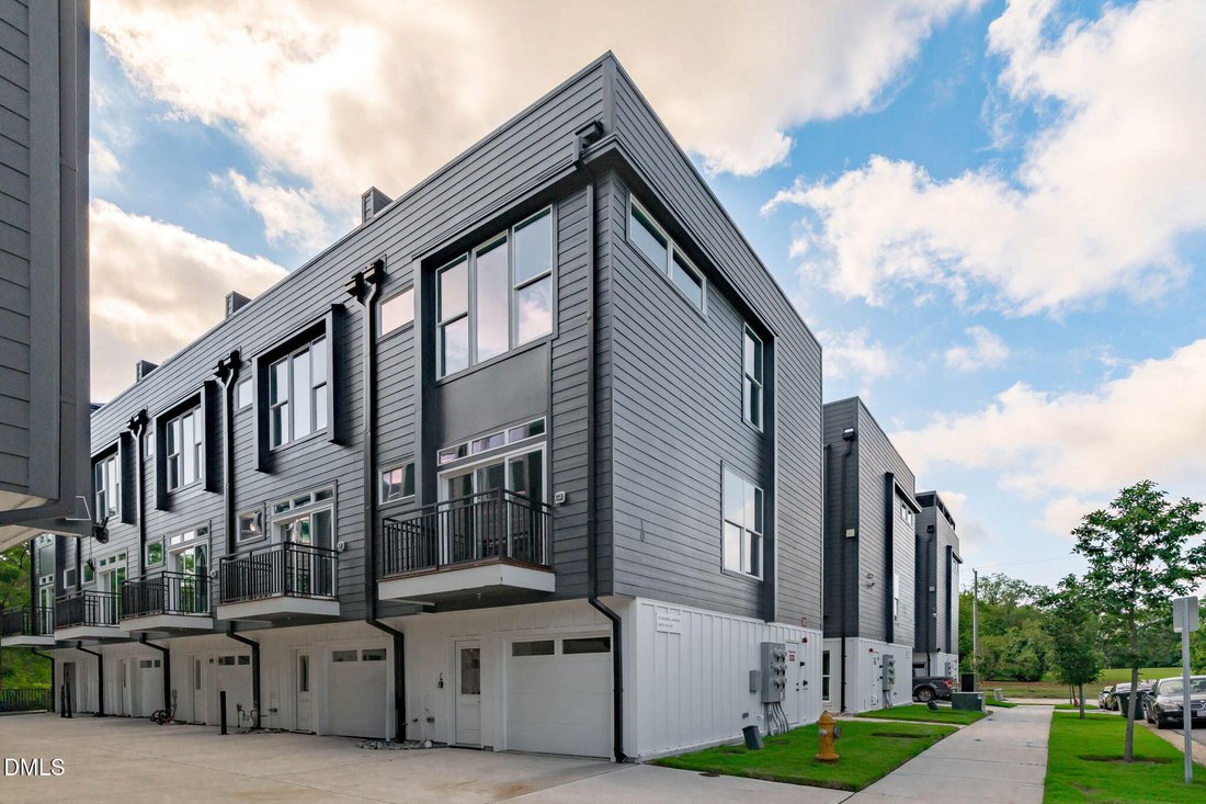 Condo in Raleigh, North Carolina, United States 1 - 18682313