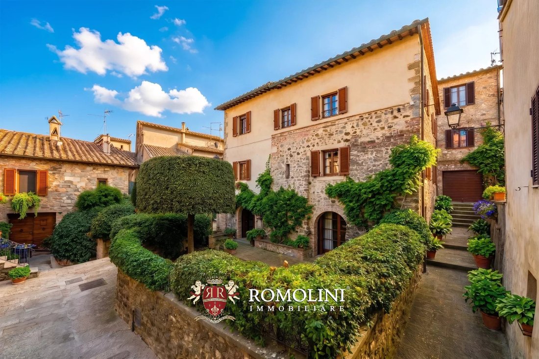 House in Pienza, Tuscany, Italy 2 - 16667626