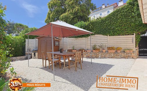 Townhouse in Ponteil, Antibes, France 1