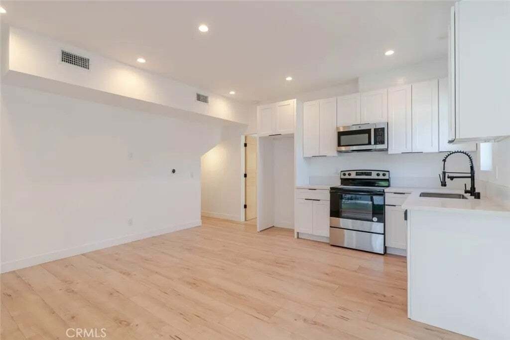 House in Los Angeles, California, United States 5 - 18682806
