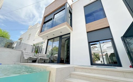 Townhouse in Torrevieja, Valencian Community, Spain 1