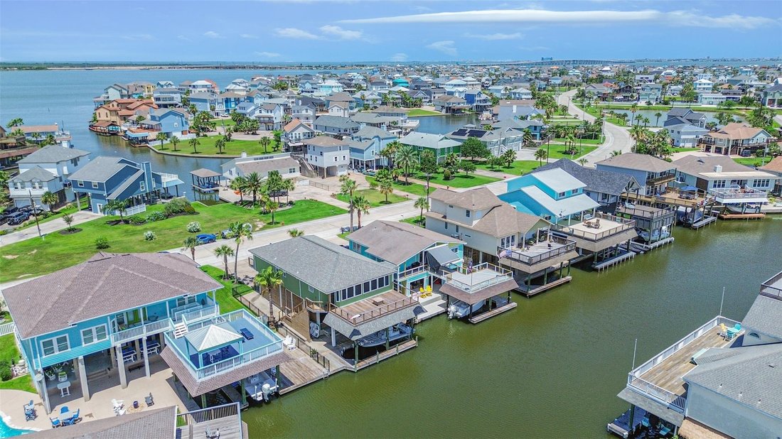 House in Galveston, Texas, United States 4 - 18680948
