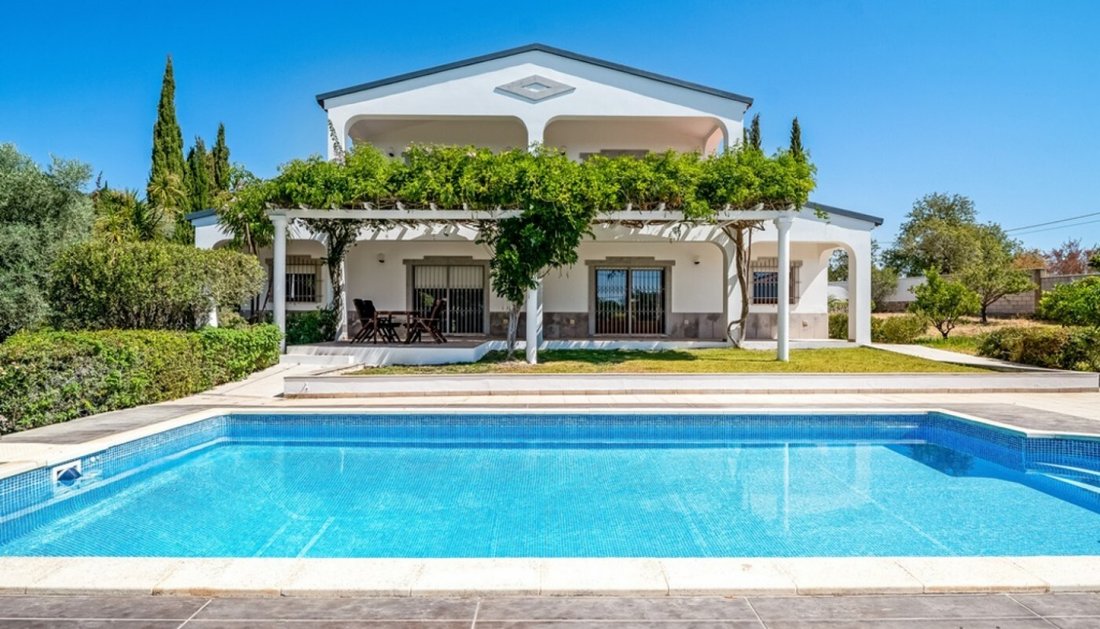 Villa in Loule (Sao Clemente), Algarve, Portugal 1 - 15971346