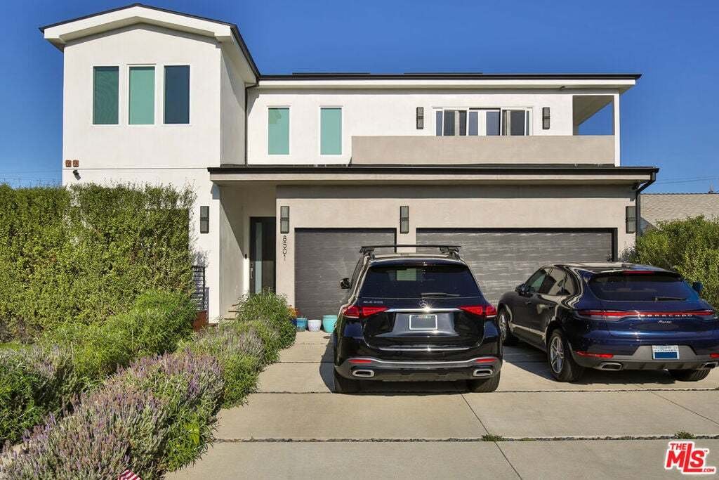 Los Angeles, California, United States 1 - 18682118