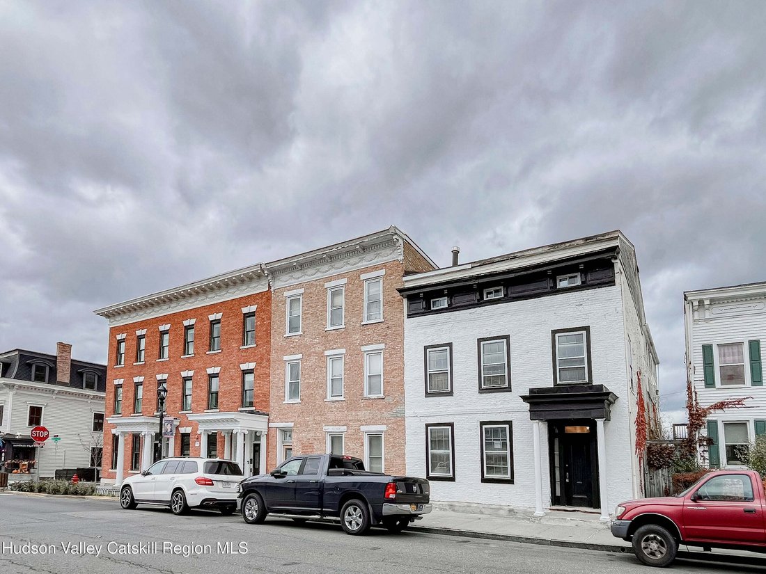 Hudson, New York, United States 1 - 18680382