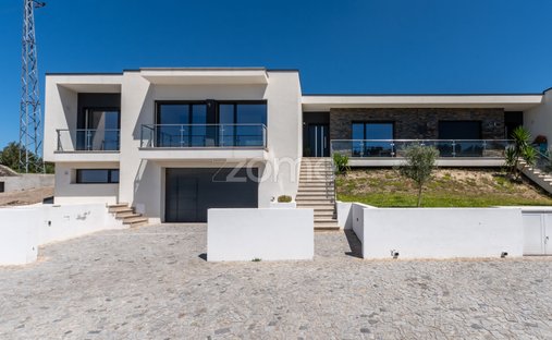 House in Antime e Silvares (Sao Clemente), Braga, Portugal 1