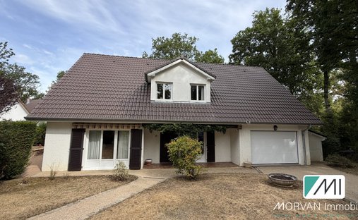 House in Les Essarts-le-Roi, Ile-de-France, France 1