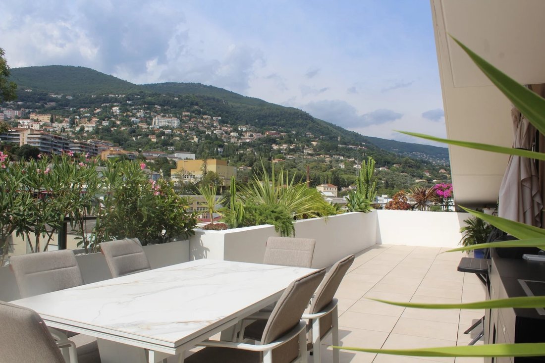 Apartment in Grasse, Provence-Alpes-Côte d'Azur, France 1 - 18681495