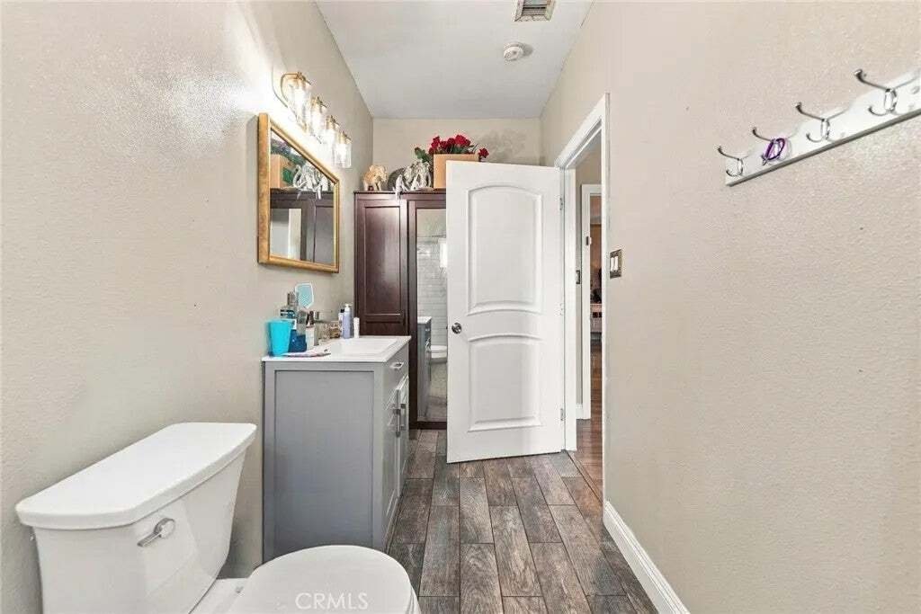 House in Lakewood, California, United States 4 - 18682792