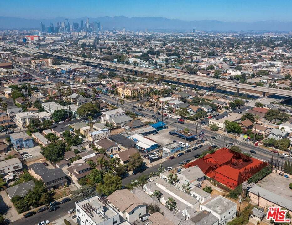 Los Angeles, California, United States 2 - 18682124
