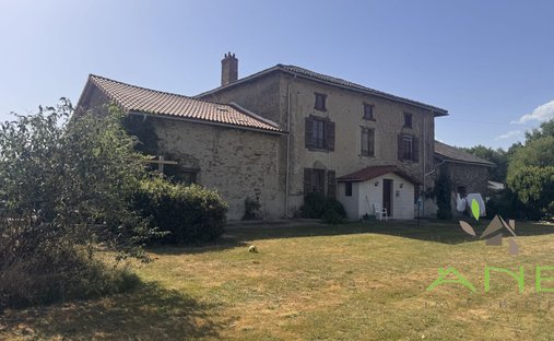 House in Saint-Bazile, Nouvelle-Aquitaine, France 1