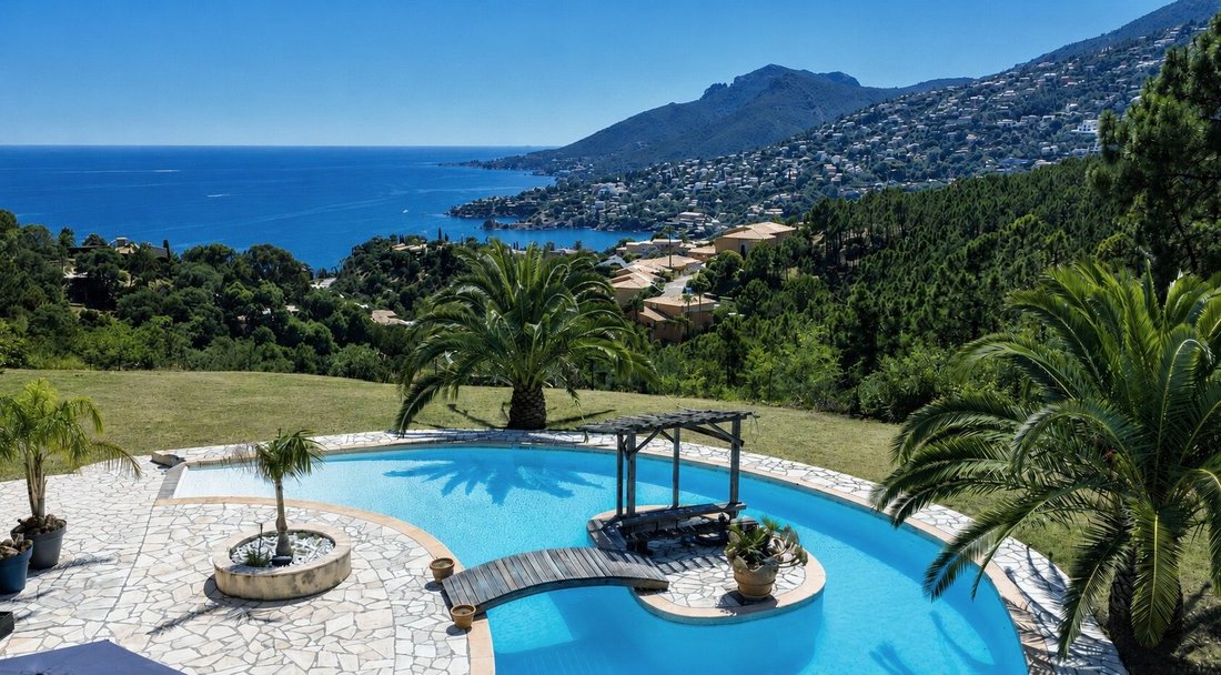 Villa in Théoule-sur-Mer, Provence-Alpes-Côte d'Azur, France 2 - 18684430