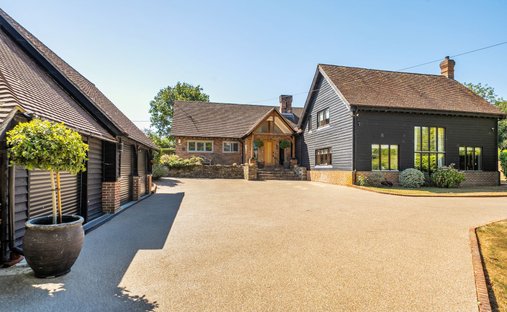 House in Slinfold, England 1