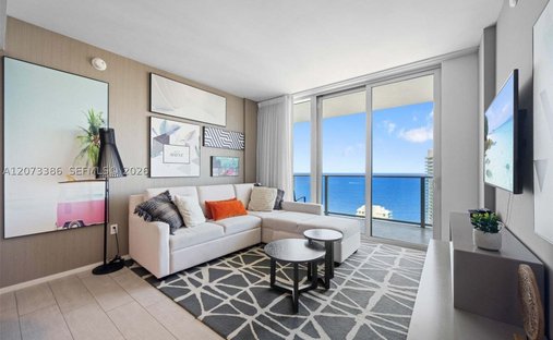 Condo in Hollywood, Florida, United States 1