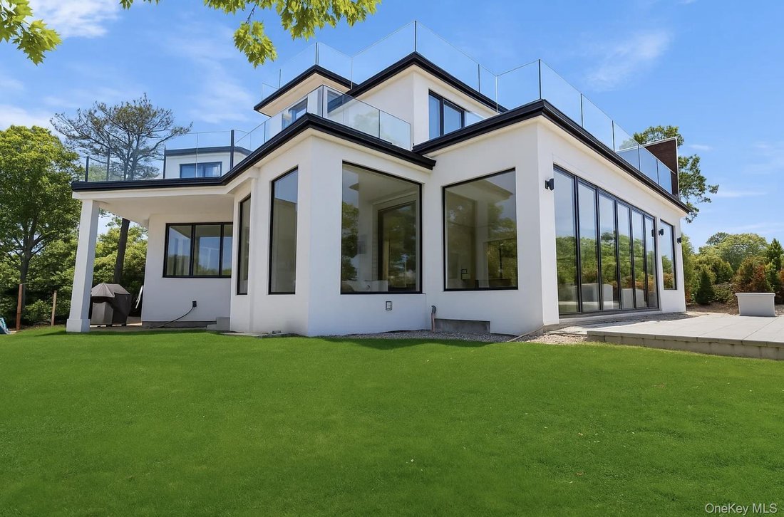 House in Hampton Bays, New York, United States 3 - 18680327