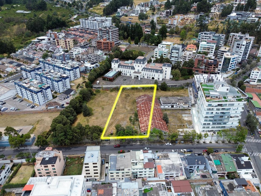 Land in Quito, Pichincha, Ecuador 1 - 18474092