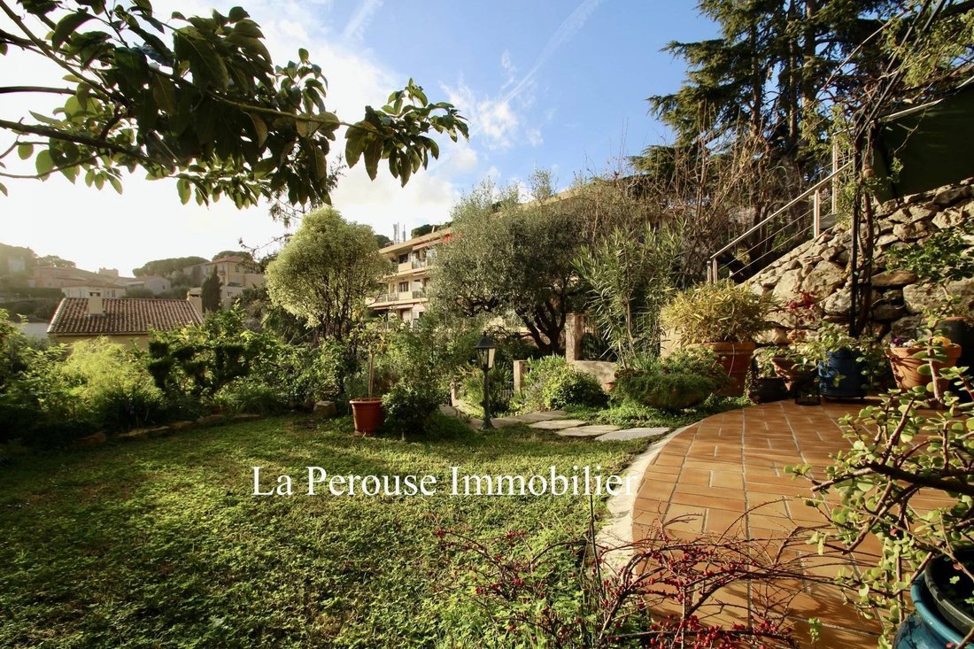 Villa in Villefranche-sur-Mer, Provence-Alpes-Côte d'Azur, France 2 - 15723121