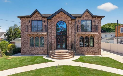 House in North New Hyde Park, New York, United States 1