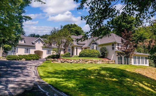 House in Chardon, Ohio, United States 1
