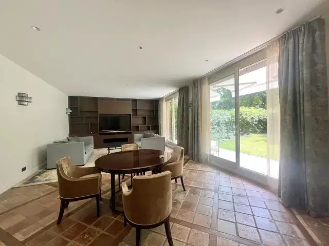 Apartment in La Plaine des Sablons, Neuilly-sur-Seine, France 5 - 15869552