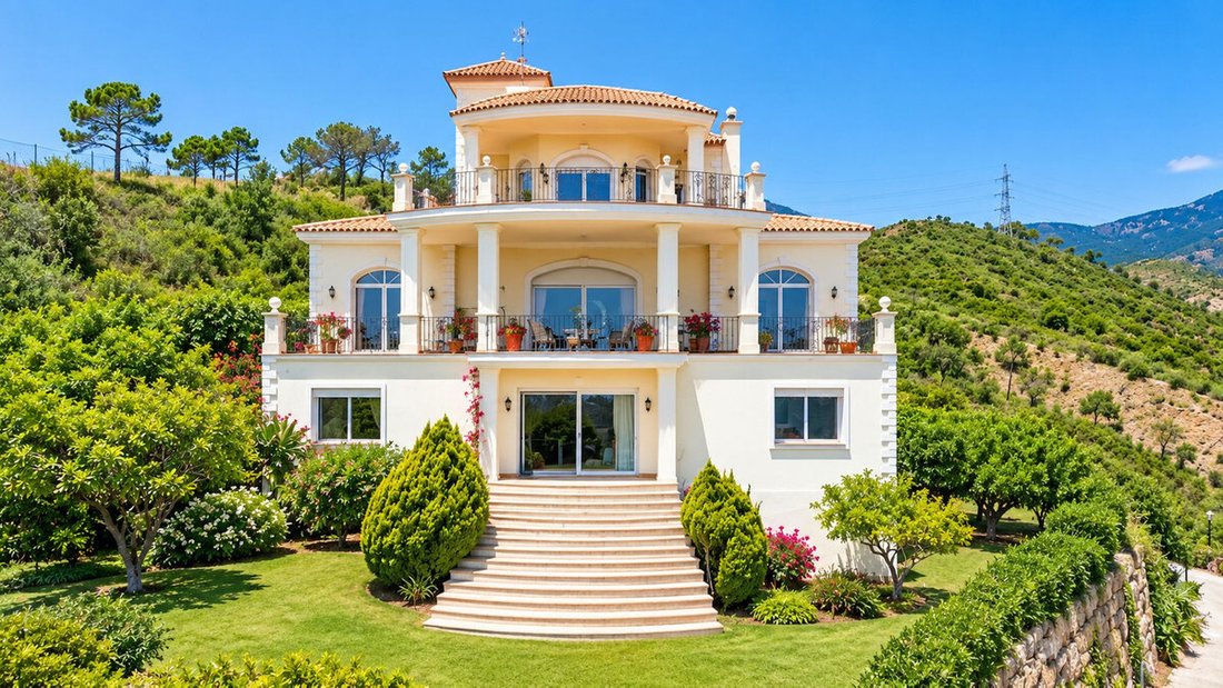 Villa in Estepona, Andalusia, Spain 1 - 17369734