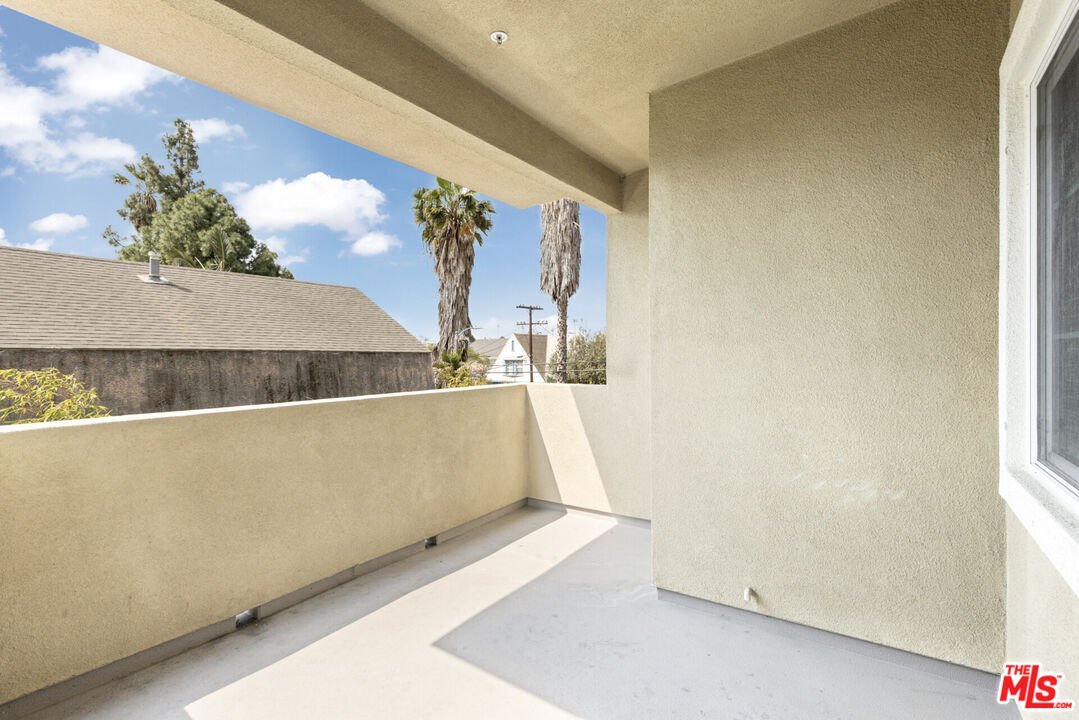 Los Angeles, California, United States 4 - 18683235