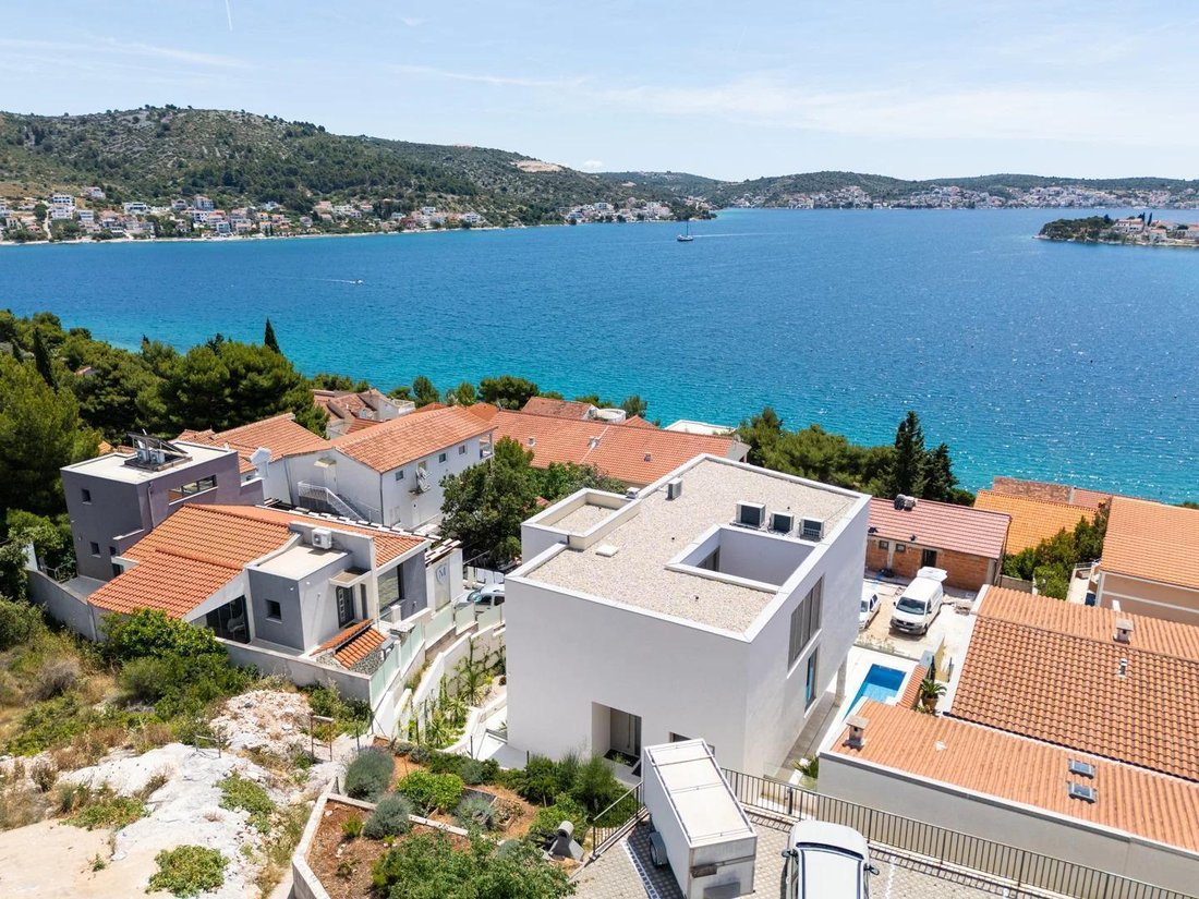 Villa in Rogoznica, Sibenik-Knin County, Croatia 2 - 18681522