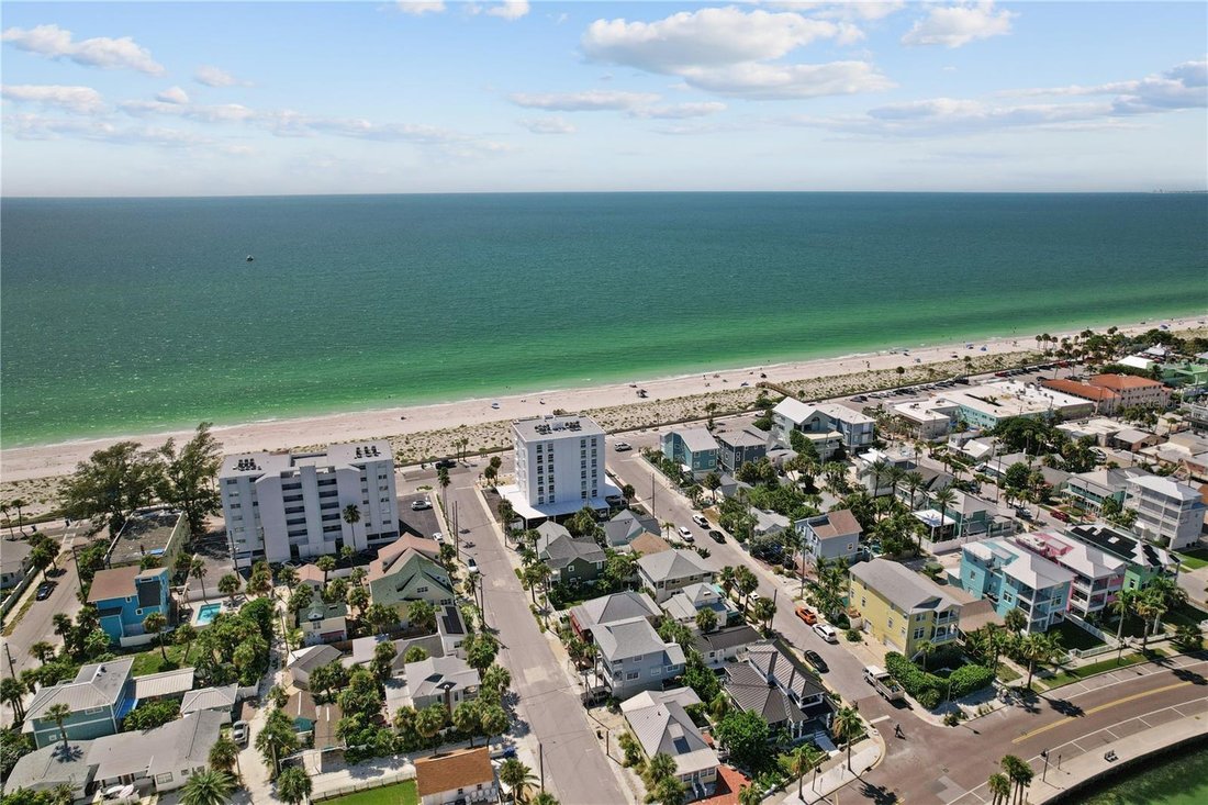 Condo in St. Pete Beach, Florida, United States 4 - 18680486