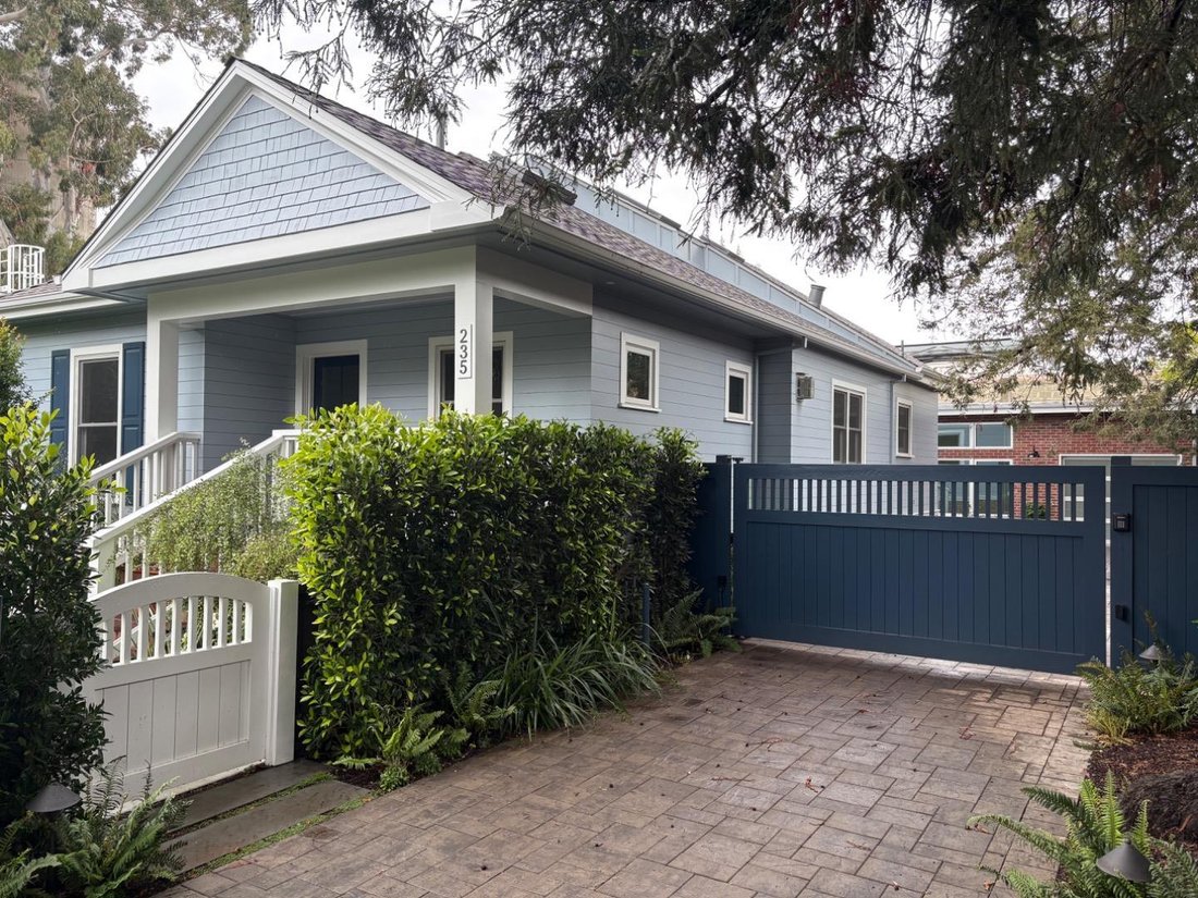 Palo Alto, California, United States 5 - 18682284