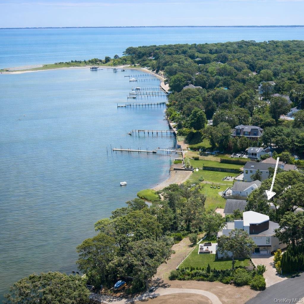 House in Hampton Bays, New York, United States 1 - 18680327