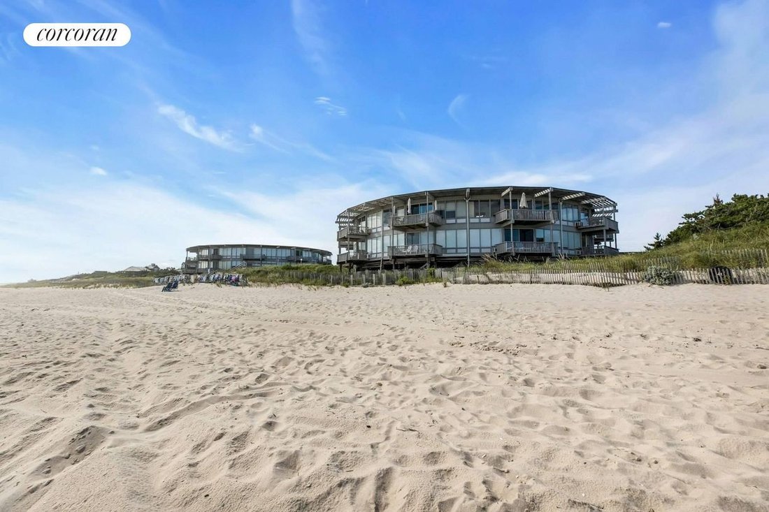 Co Op in East Quogue, New York, United States 5 - 18681447
