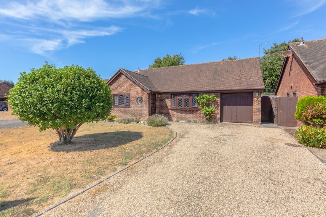 Bungalow in Ringmer, England 1 - 18681328
