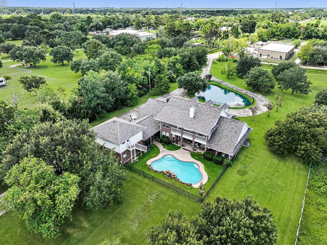 House in Alvin, Texas, United States 1 - 18683041