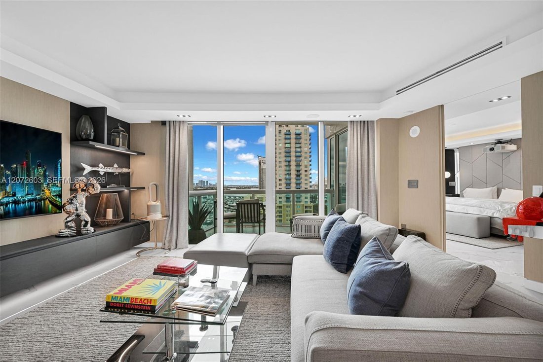 Condo in Miami Beach, Florida, United States 5 - 18683274