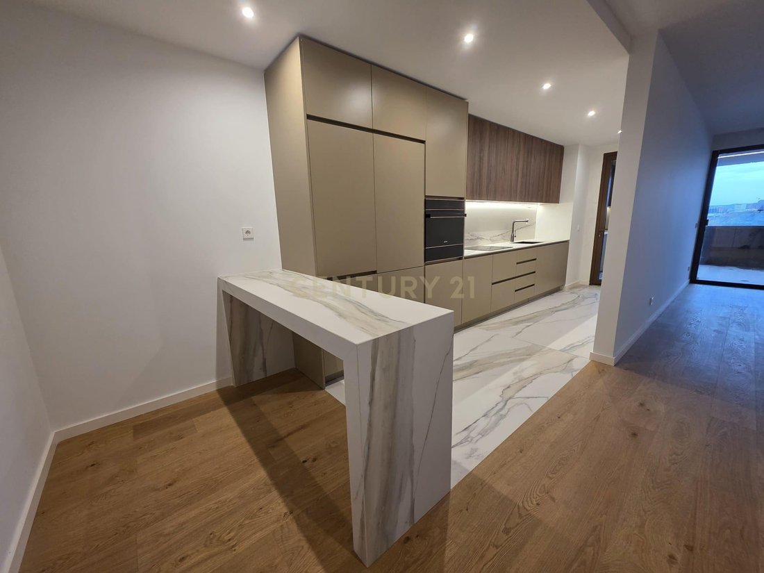Apartment in Santa Marinha e Sao Pedro da Afurada, Porto District, Portugal 1 - 18683297
