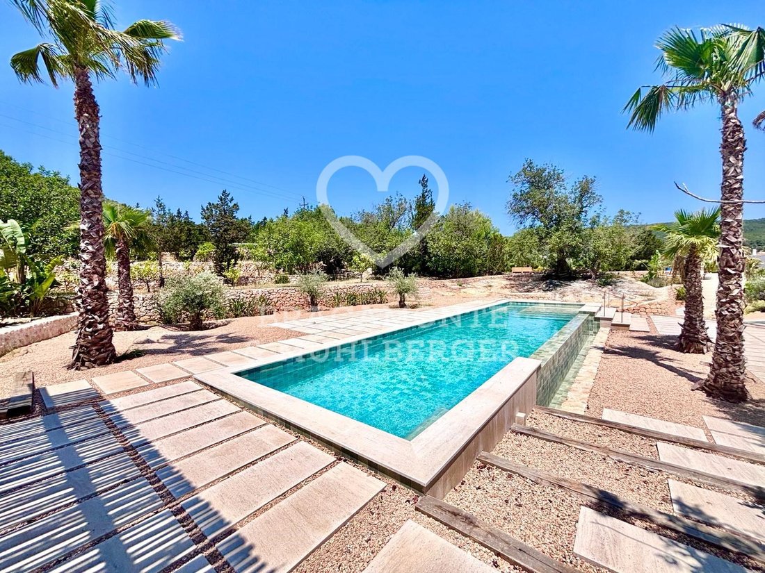 Finca in Sant Carles de Peralta, Santa Eularia des Riu, Balearic Islands 3 - 18683552