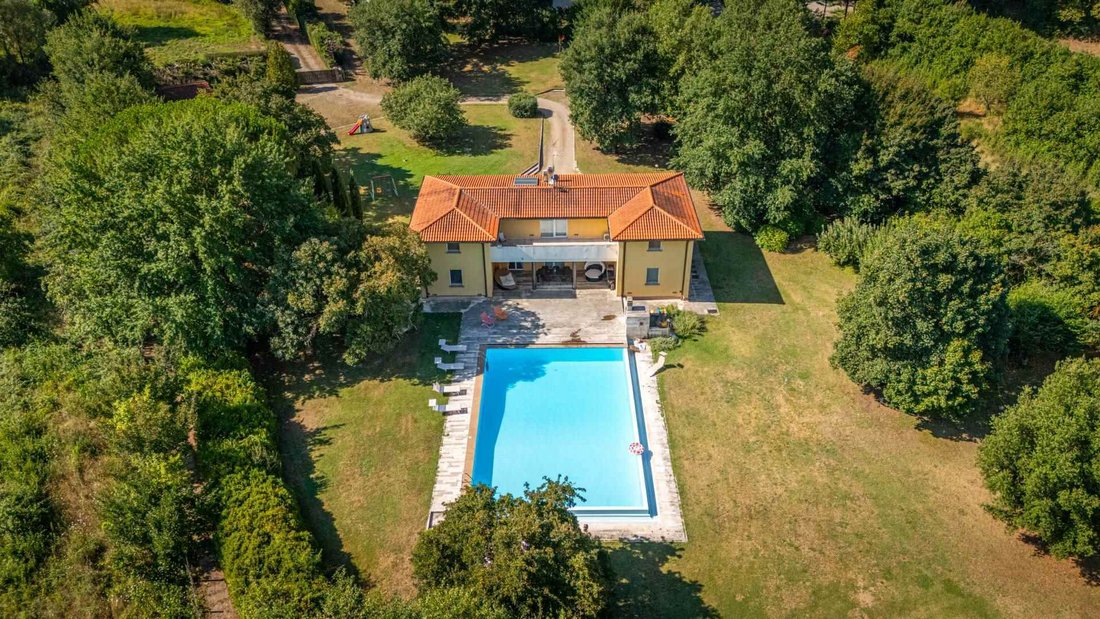 Villa in Center, Arezzo, Tuscany 2 - 18683319