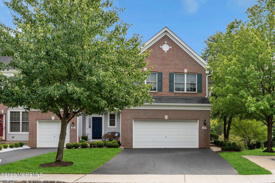 Condo in Manalapan Township, New Jersey, United States 1 - 18680171