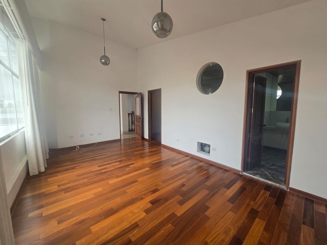 Casa a Lima, Belarus 1 - 18681154