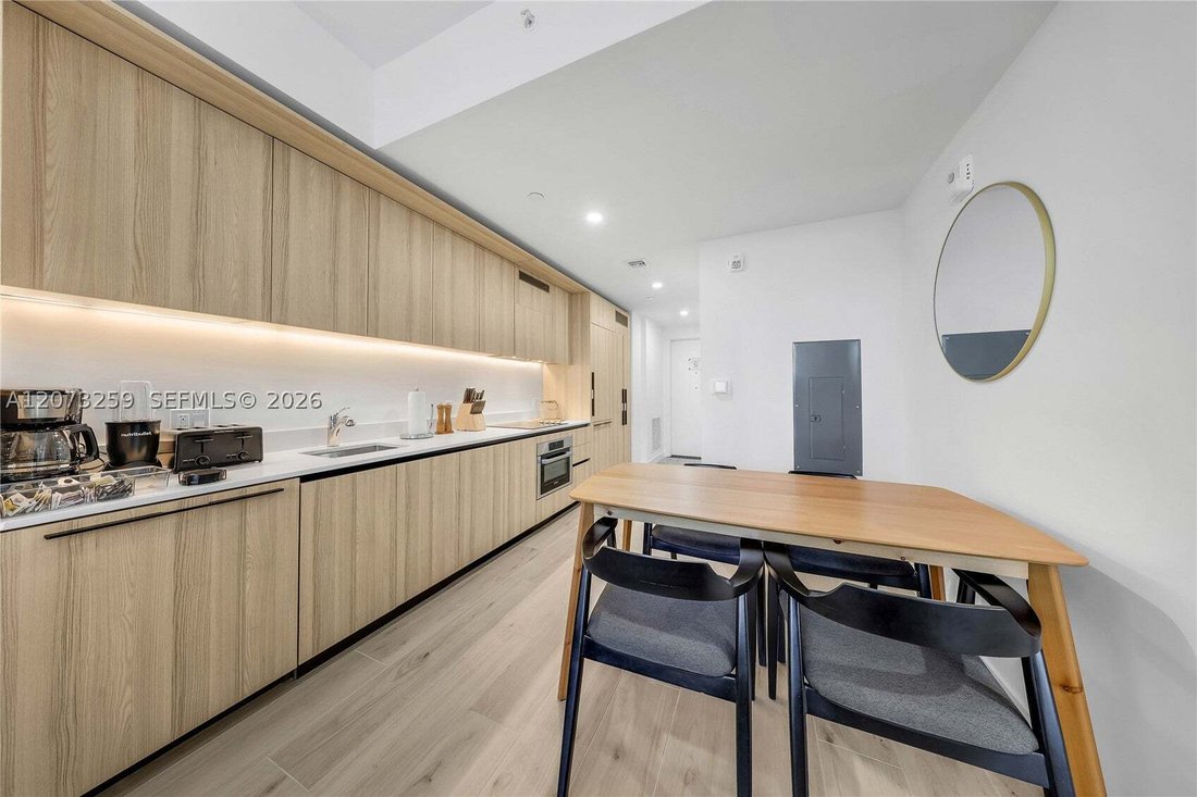Condo in Miami, Florida, United States 5 - 18682418