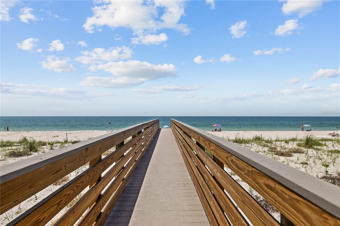 Condo in St. Pete Beach, Florida, United States 3 - 18680486