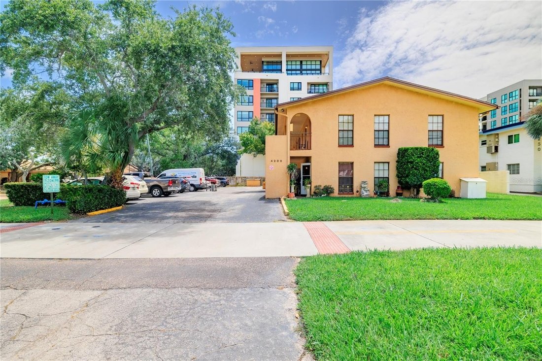 St. Petersburg, Florida, United States 1 - 18681692